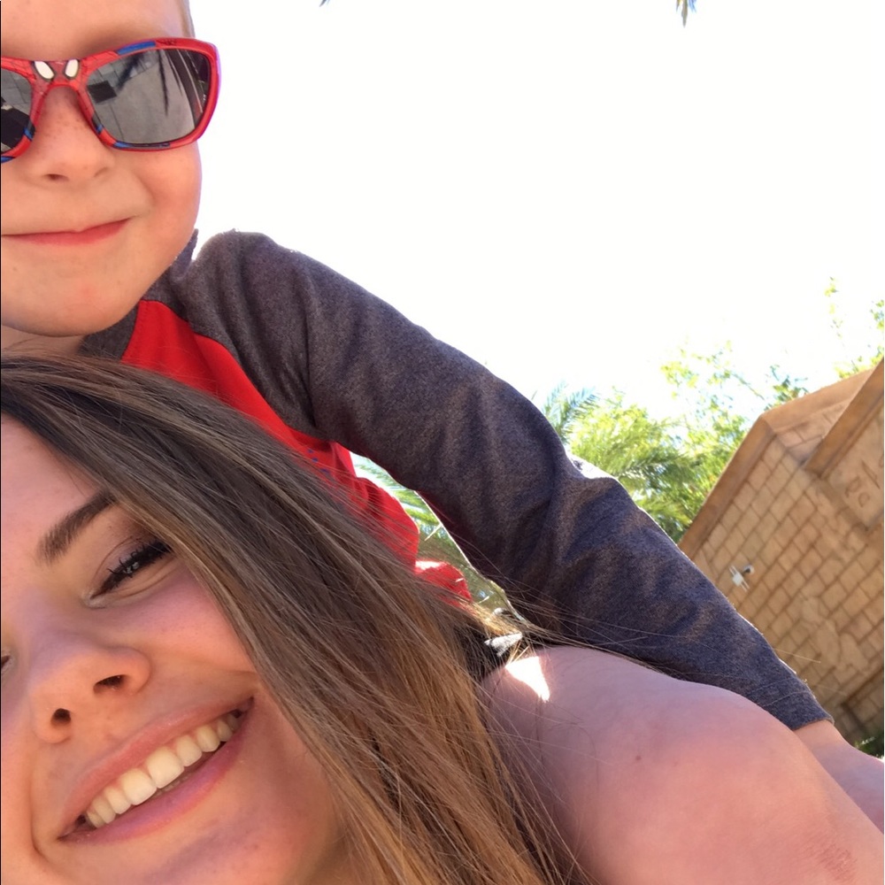 Meet your Posher, Alyssa